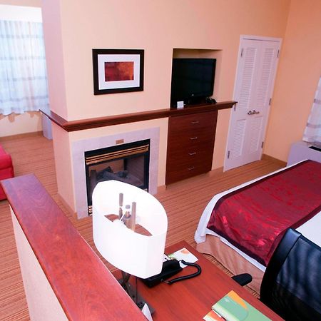 Courtyard Middlebury Hotel Luaran gambar
