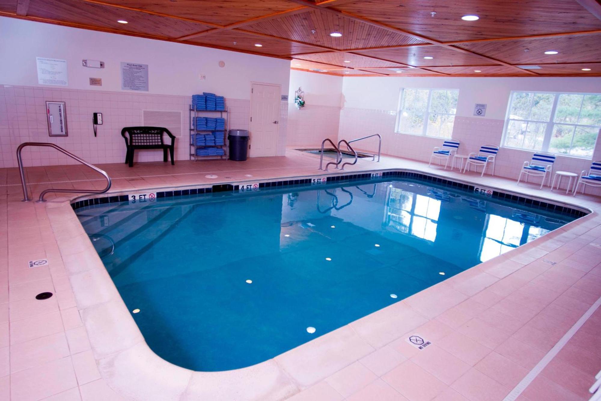 Courtyard Middlebury Hotel Luaran gambar